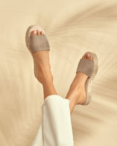 Sandali a Fascia in Pelle Scamosciata |