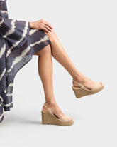 Espadrillas con Zeppa in Pelle Scamosciata con Cinturino |