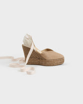 Espadrillas con Zeppa e Scollo a Cuore<br />in Pelle Scamosciata |