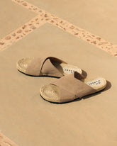 Suede Crossed Bands Sandals |