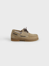 Suede field moccasin in champagne beige with shearling lining, side view | 