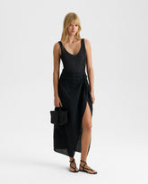 Costume Intero con Scollo a V in Seersucker | 